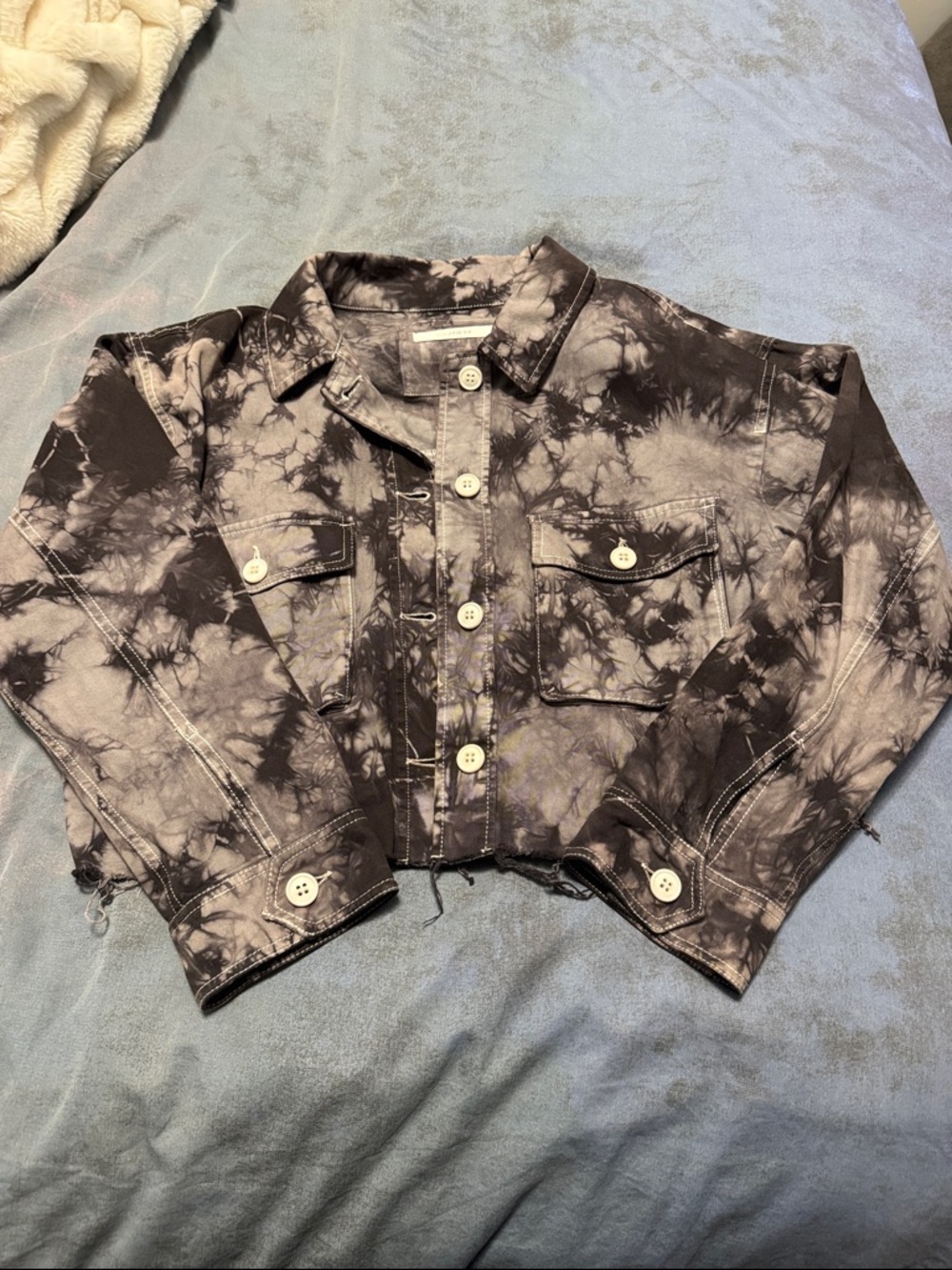 Tie-Dye Black & Gray Crop Utility Jacket